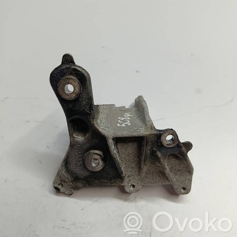 Peugeot 508 RXH Engine mounting bracket 