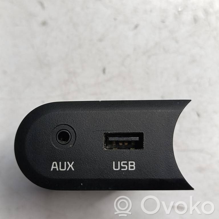 KIA Ceed Разъем AUX 