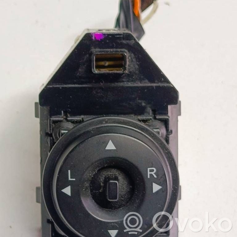 Wing mirror switch   457480U1,457480