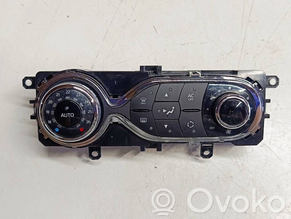 Renault Captur Climate control unit 