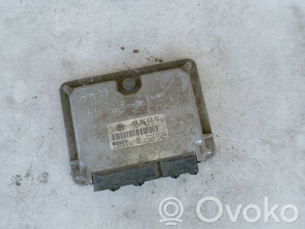 Volkswagen PASSAT B5 Engine control unit/module 