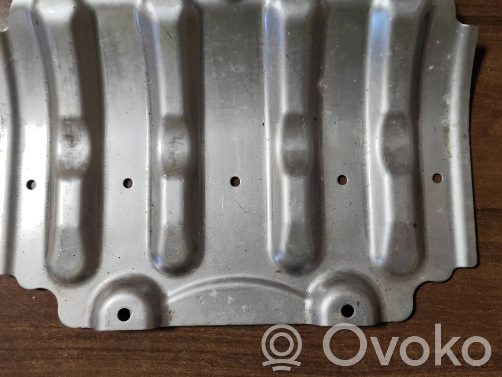 Engine splash shield/under tray   6880901