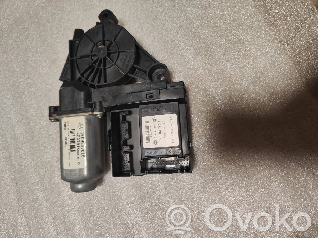 Volkswagen Touran I Silnik regulatora szyby drzwi przednich 