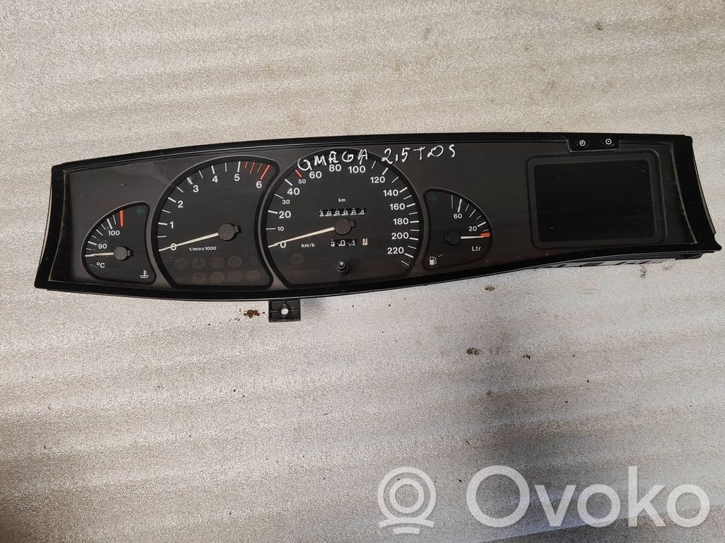 Opel Omega B1 Speedometer (instrument cluster) 