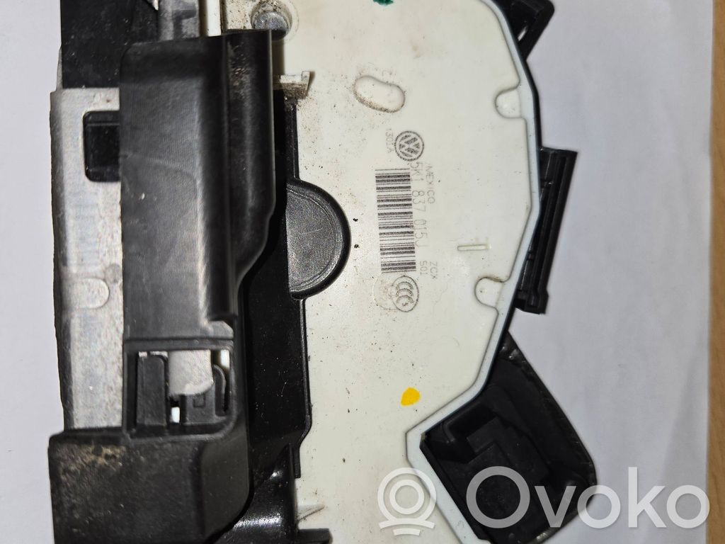 Volkswagen Tiguan Front door lock 