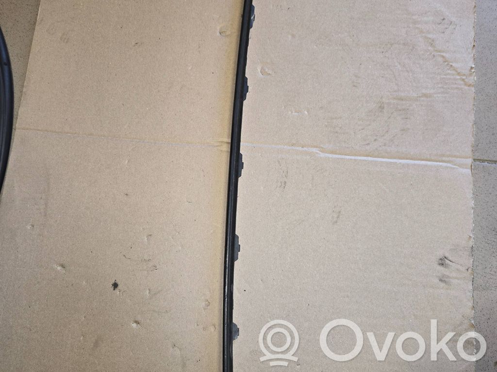 Listwa szyby czołowej / przedniej   7462206