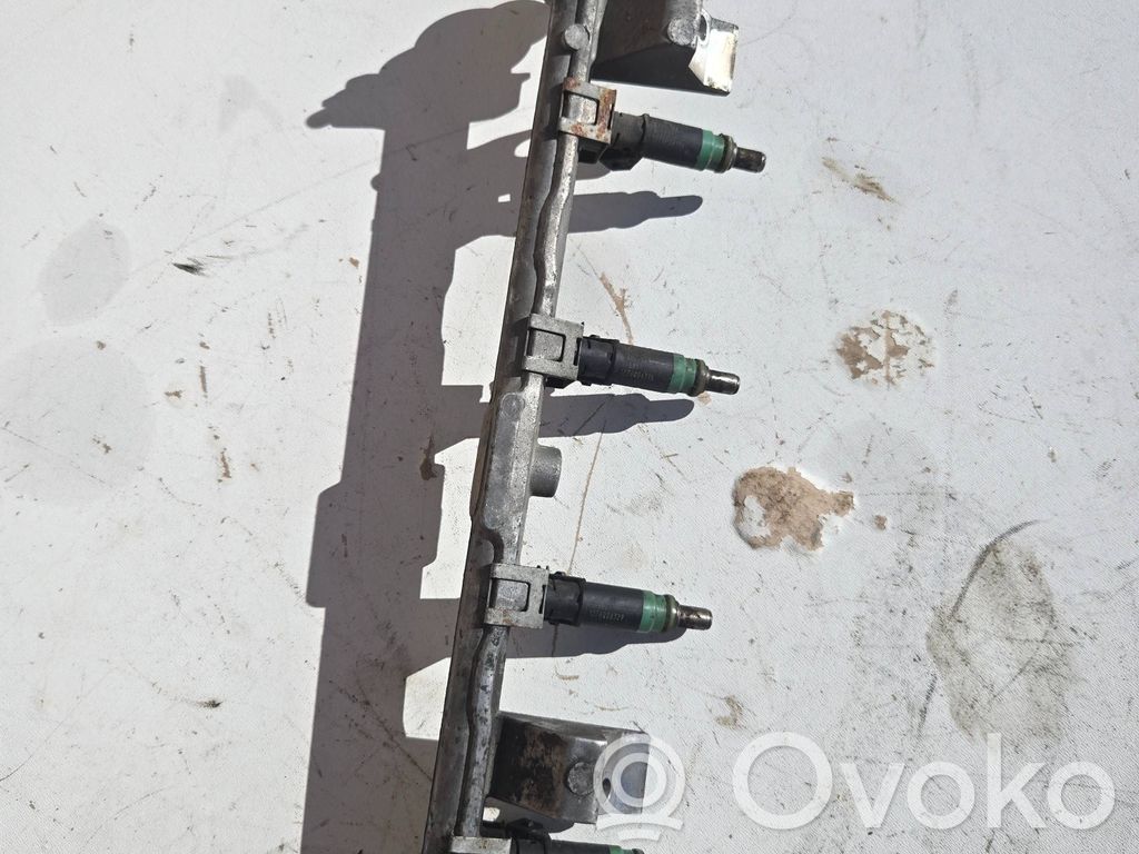 Ford Focus Fuel main line pipe 