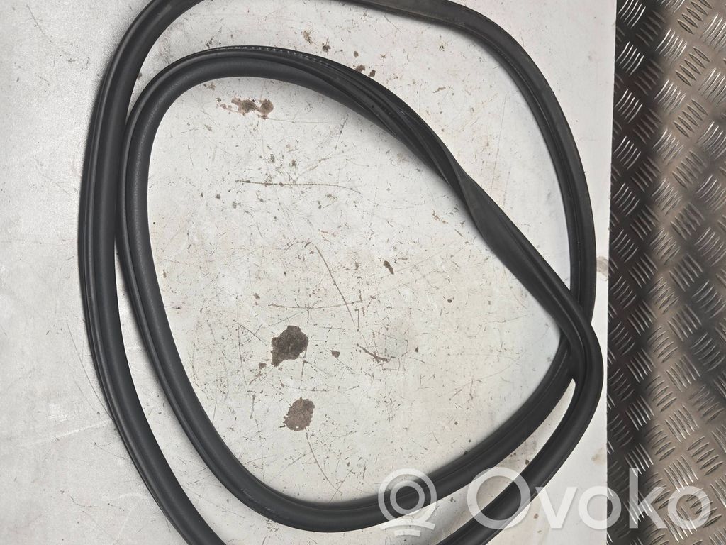 BMW X3 F25 Gumowa uszczelka drzwi tylnych 
