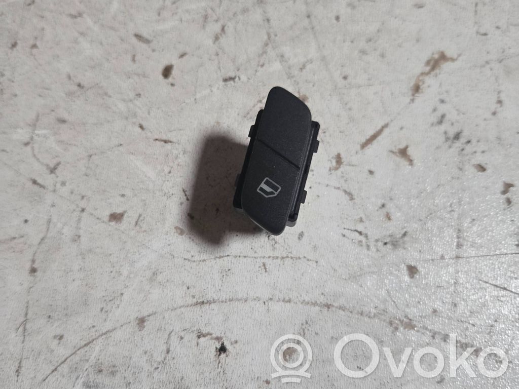 Volkswagen Polo IV 9N3 Electric window control switch 
