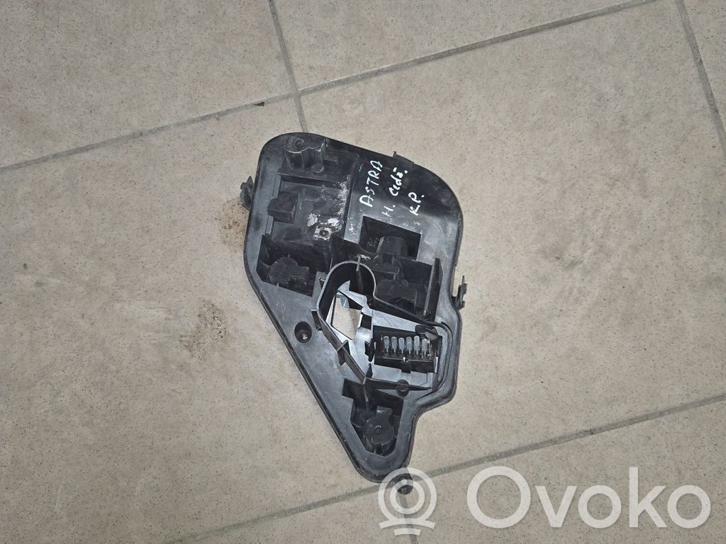 Opel Astra H Aizmugures spuldzes vāka turētājs 