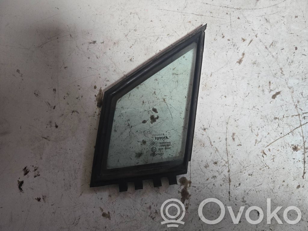 Toyota Corolla Verso E121 Mažasis "A" priekinių durų stiklas (keturdurio) 