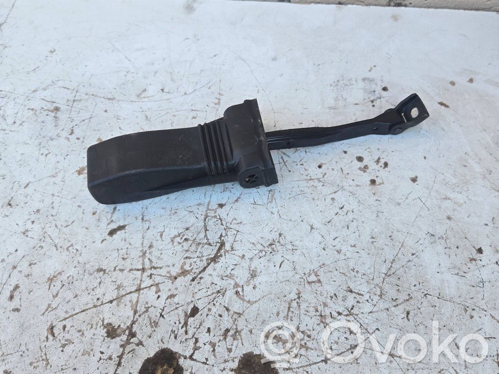 Audi A4 S4 B9 Takaoven pidätin 
