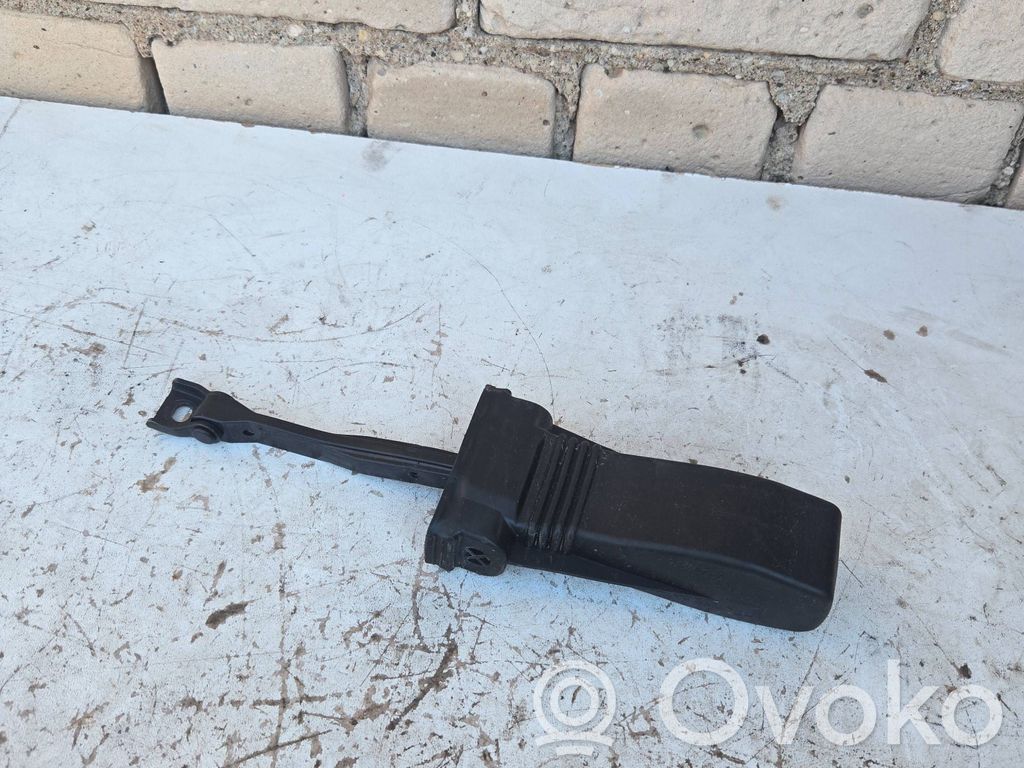 Audi A4 S4 B9 Takaoven pidätin 