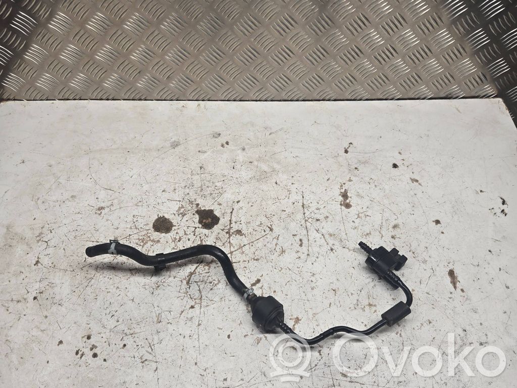 Audi A4 S4 B9 Zawór ciśnienia 