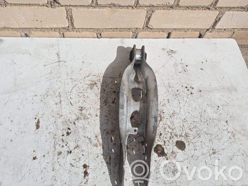 Audi A4 S4 B9 Rear upper control arm/wishbone 