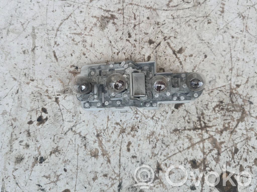 Audi A3 S3 8L Takavalon polttimon suojan pidike 
