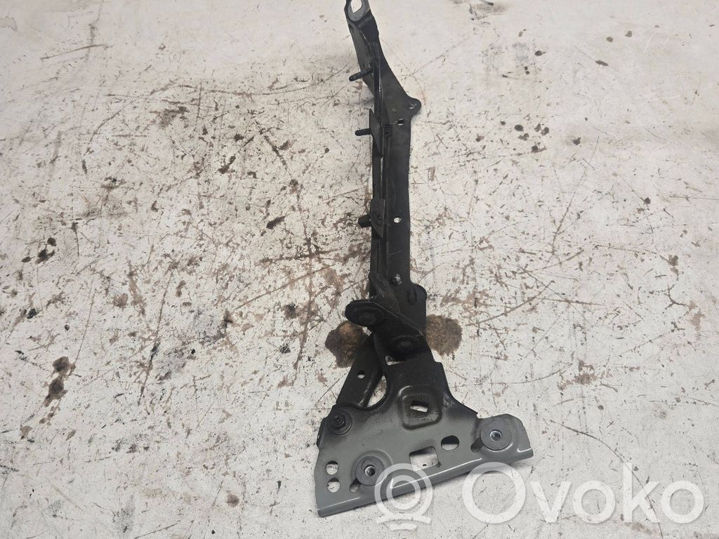 Audi A4 S4 B9 Uchwyt / Mocowanie błotnika przedniego 