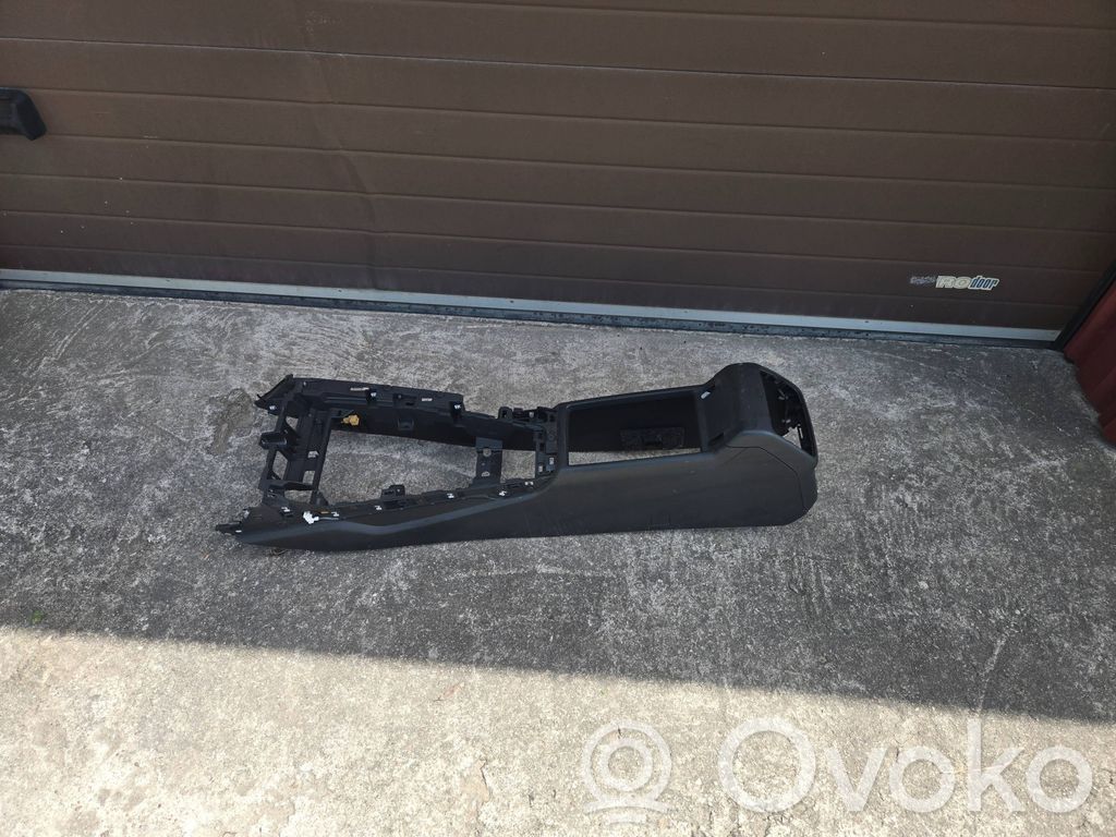 Audi A4 S4 B9 Centrinė konsolė 