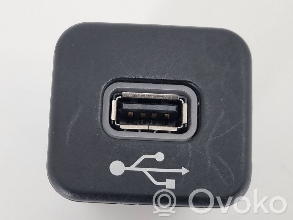 Gniazdo / Złącze USB   735579645,33288989,34417007093