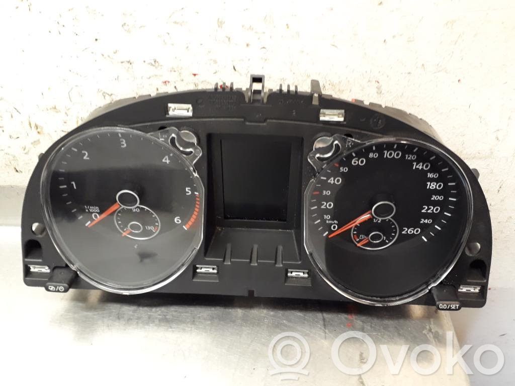 Volkswagen PASSAT B7 Velocímetro (tablero de instrumentos)