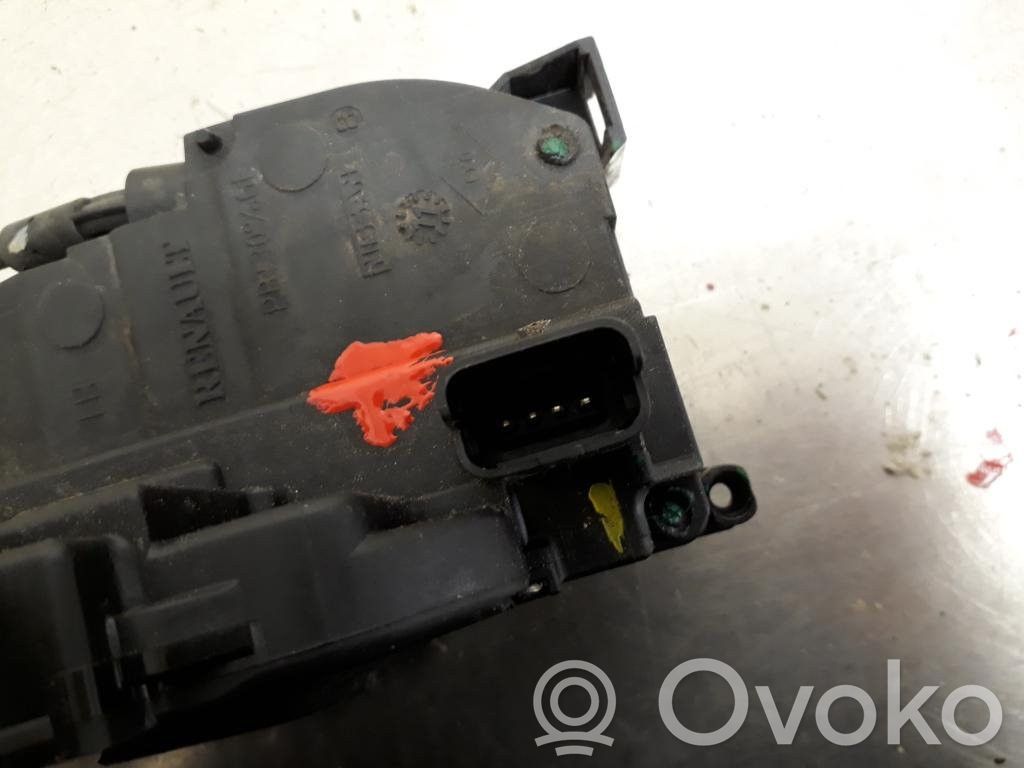 Renault Clio III Etuoven lukko 