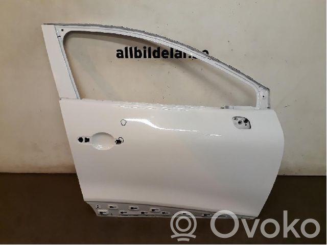 Renault Clio IV Drzwi przednie 