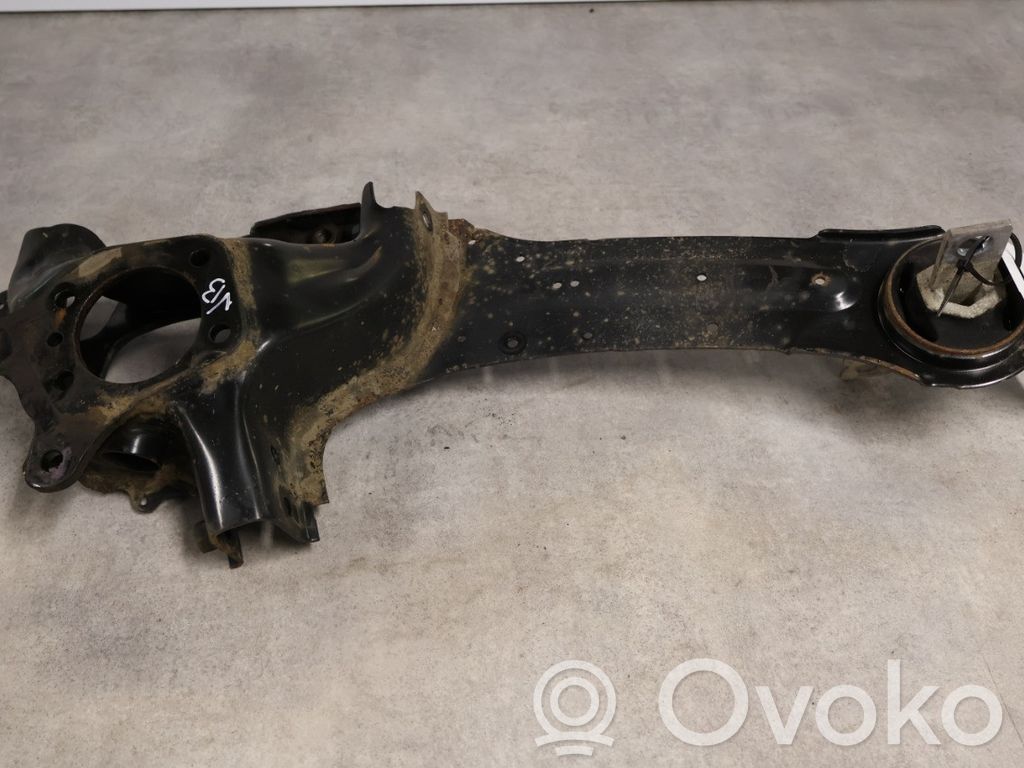 Volvo V60 Etuakselin pyöräntuenta