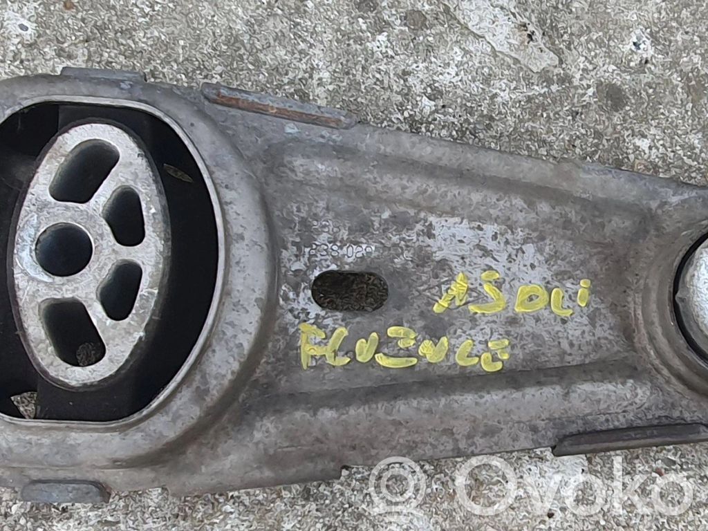 Renault Fluence Engine mount bracket 