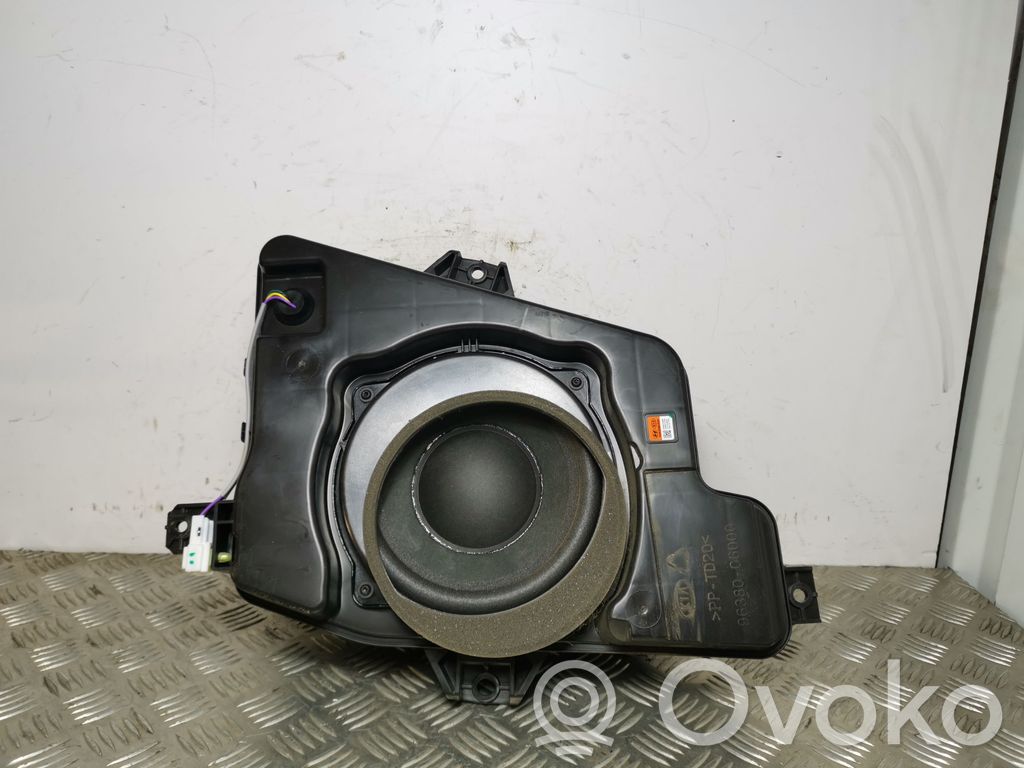 KIA Sorento Subwoofer 