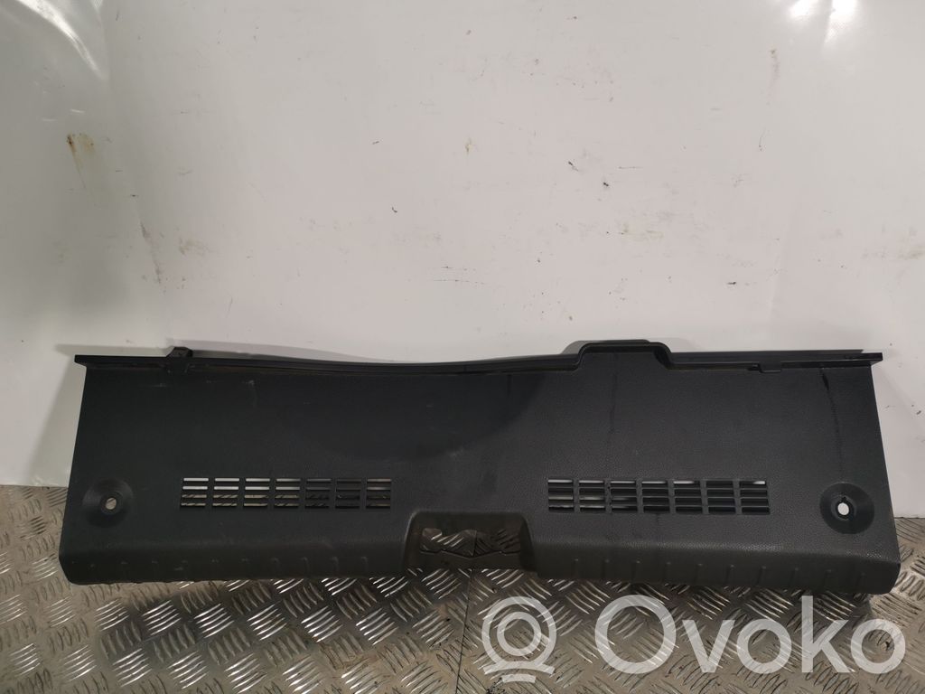 KIA Stonic Bagažinės slenksčio apdaila 