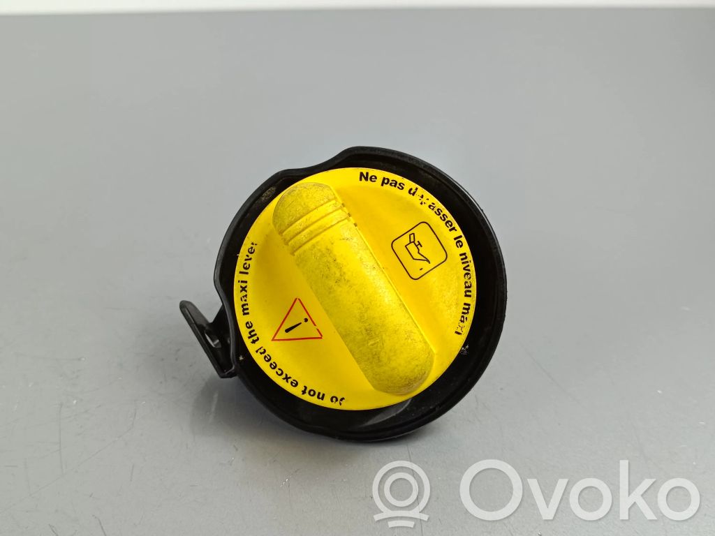 Nissan Qashqai Korek wlewu oleju 