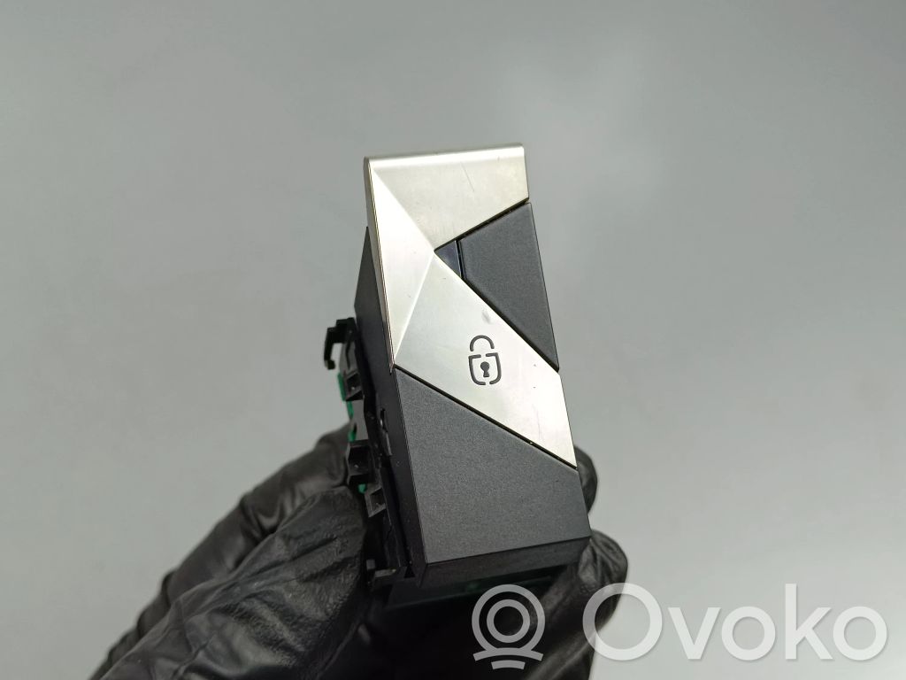 DS Automobiles 7 Crossback Electric window control switch 