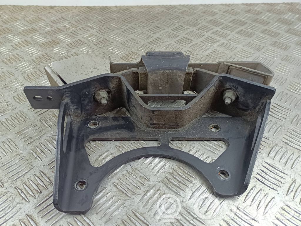 Gearbox mount   SEQ843910,0P655,KN683193