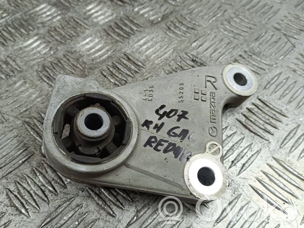 Rear differential mounting bracket   KD35,S5209