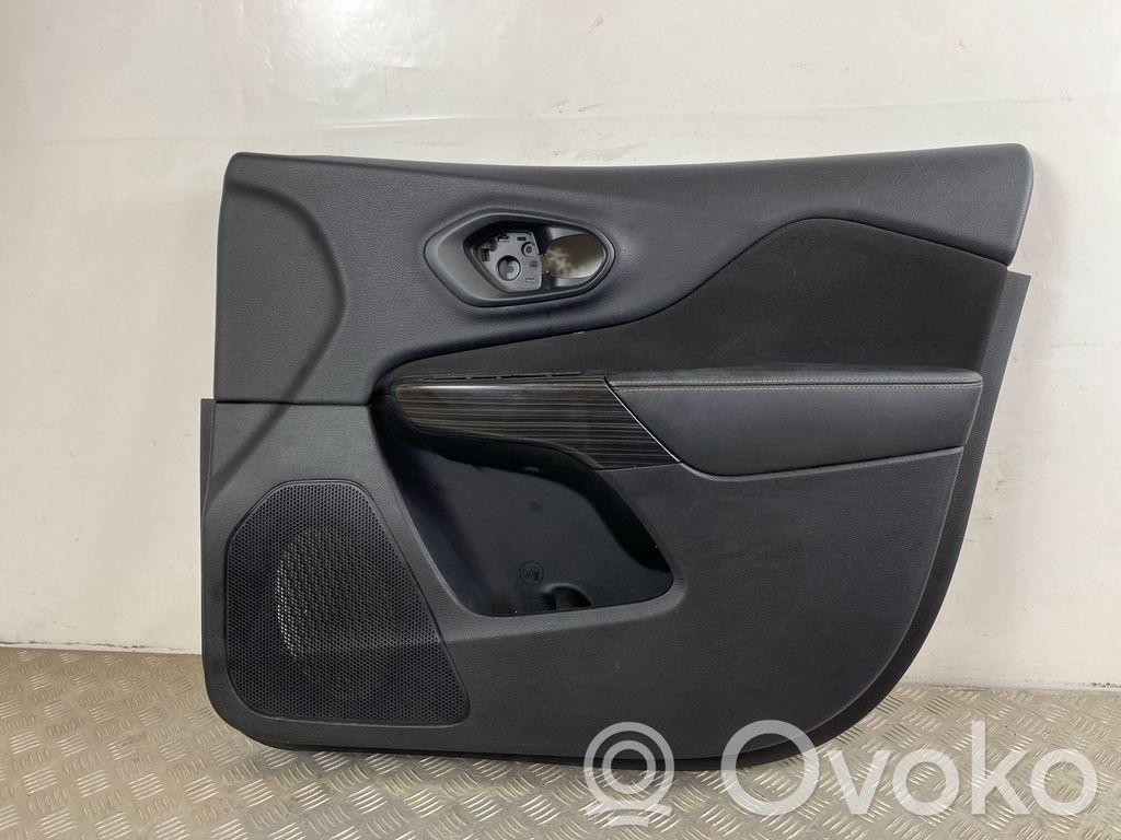 Jeep Cherokee KL Revestimiento de puerta delantera 