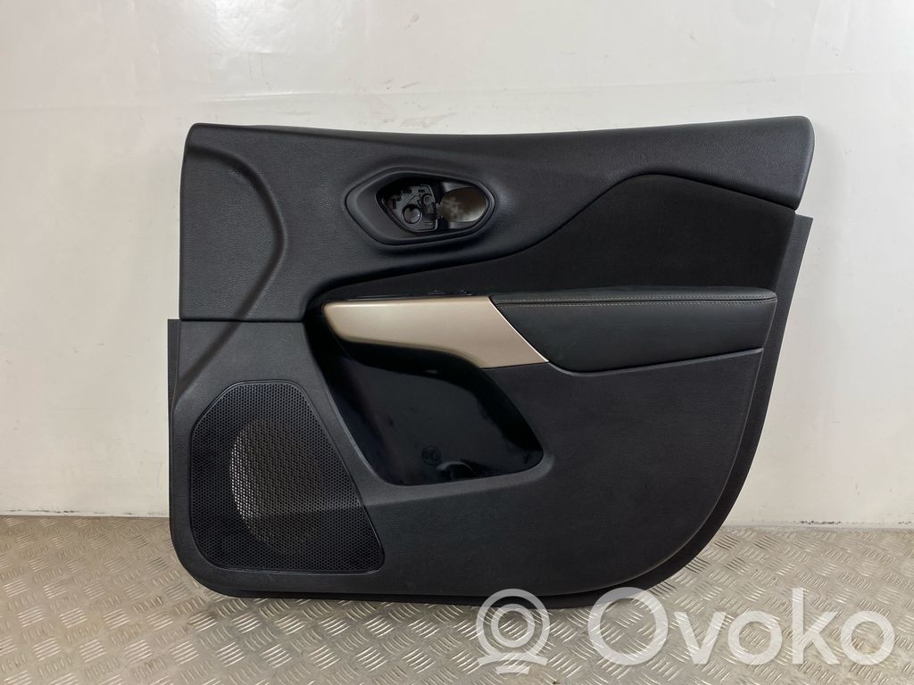 Jeep Cherokee KL Revestimiento de puerta delantera 
