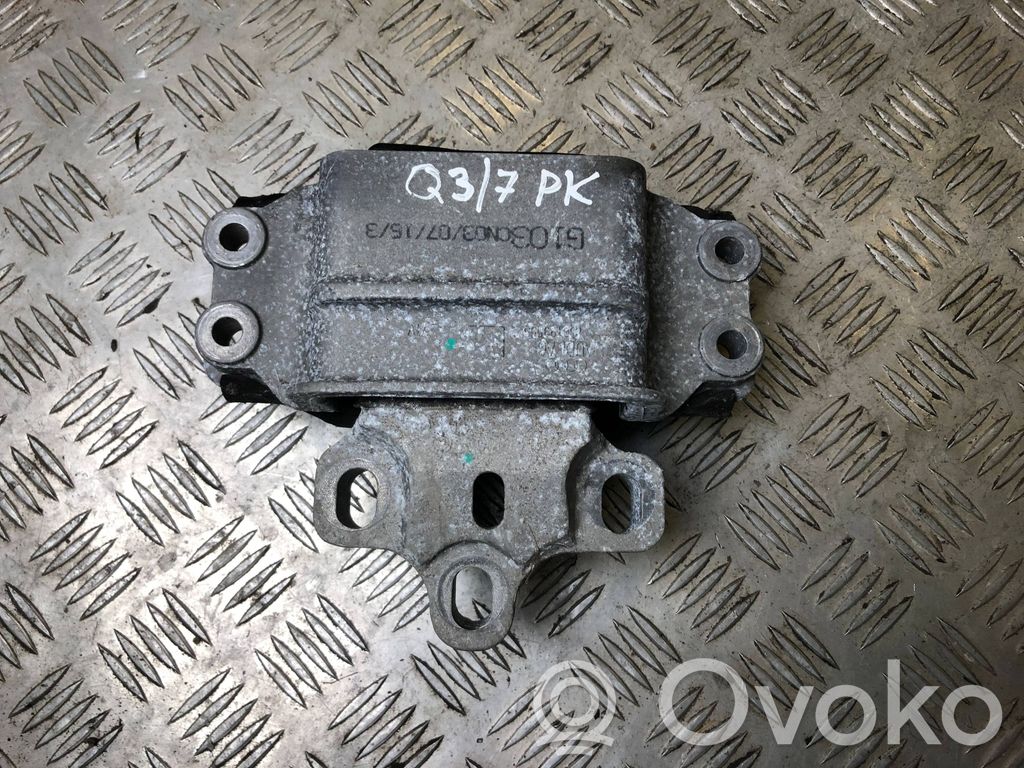 Audi Q3 8U Engine mount bracket 