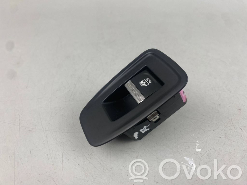 Renault Arkana Electric window control switch 