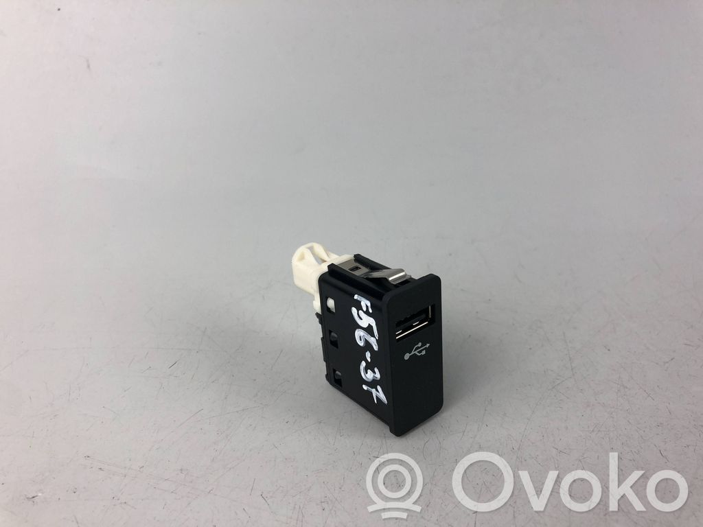 Mini One - Cooper F56 F55 USB socket connector 