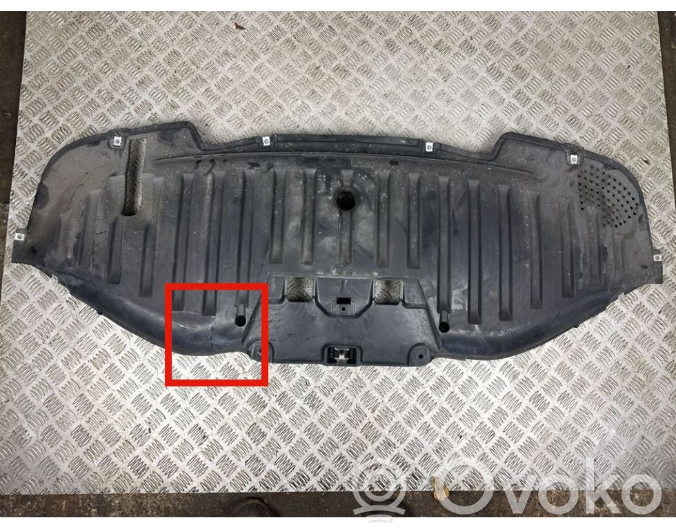 Engine splash shield/under tray   89A825213D