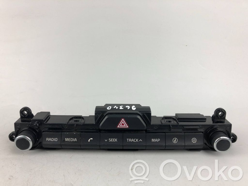 KIA Sportage Head unit multimedia control 