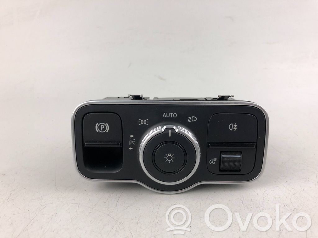 Mercedes-Benz EQA Light switch 