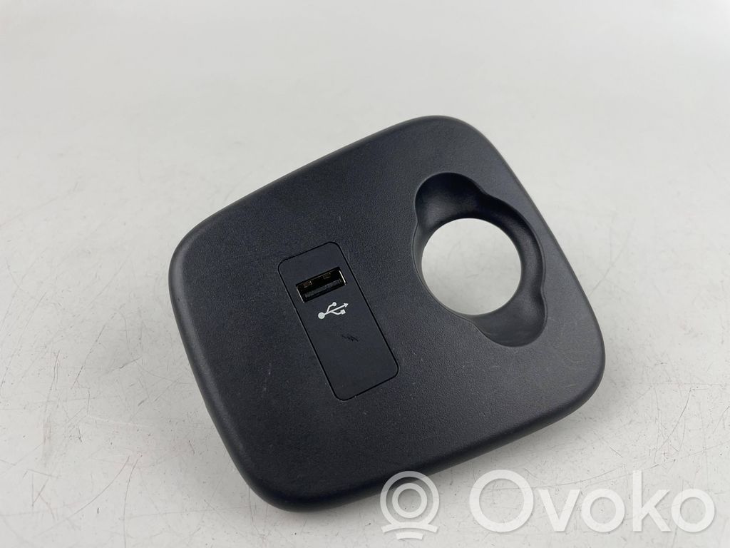 Mini One - Cooper F56 F55 USB socket connector 