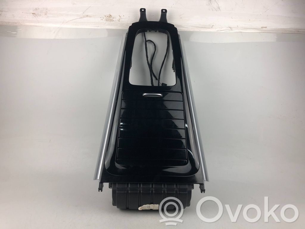 Mercedes-Benz EQA Consola central 
