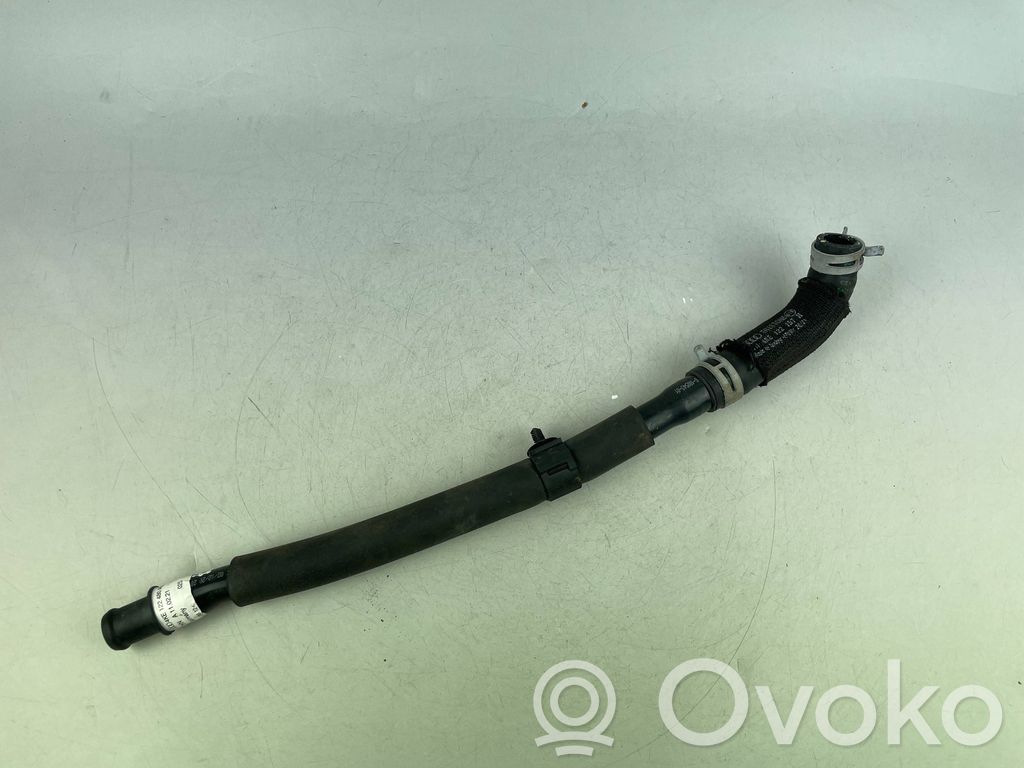 Audi e-tron Engine coolant pipe/hose 