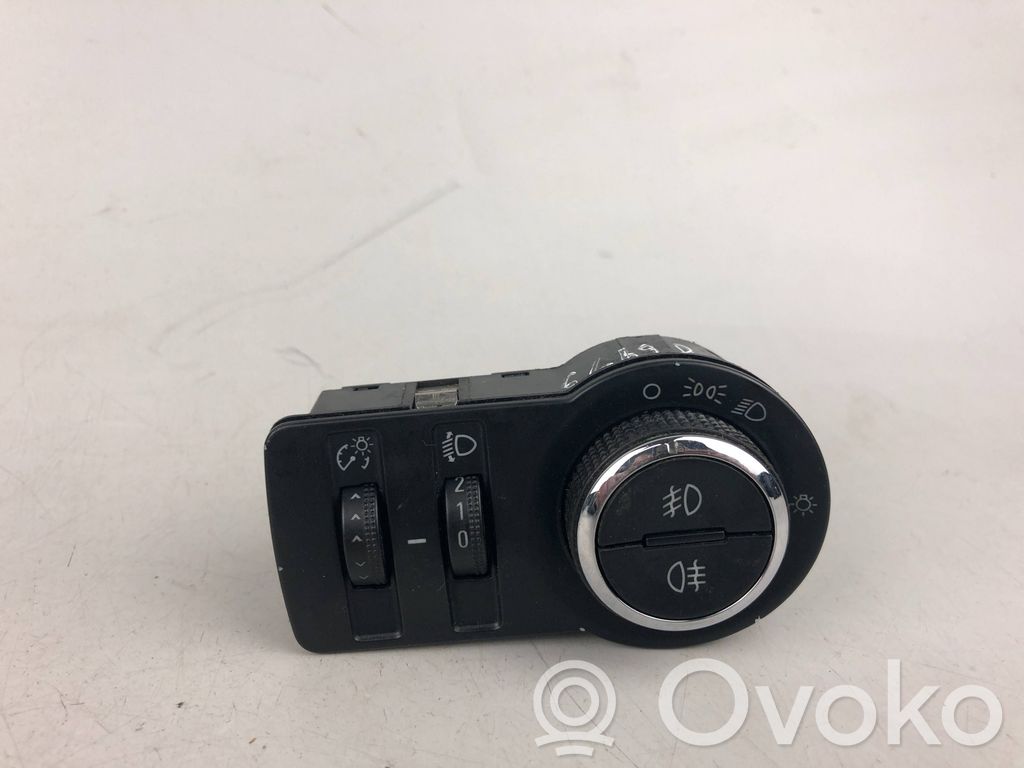 Opel Zafira C Light switch 