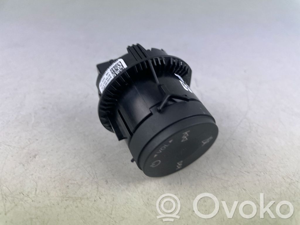 Audi Q4 e-tron Sound control switch 
