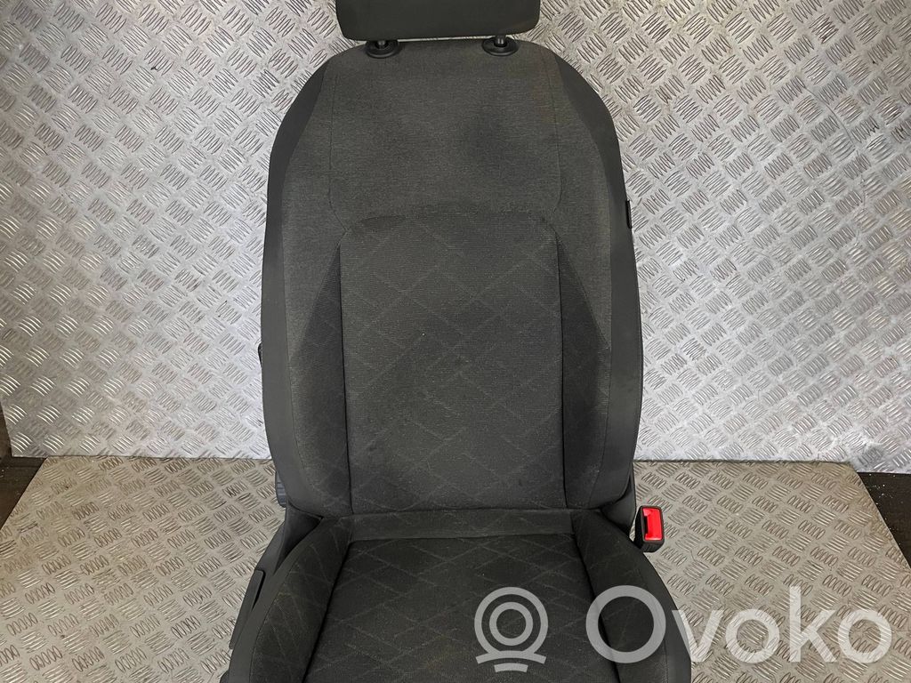 Volkswagen Golf VIII Etumatkustajan istuin 
