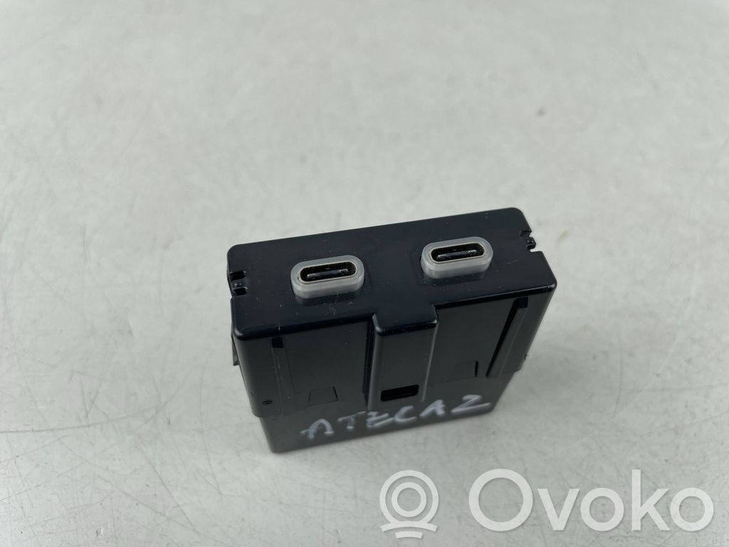 Seat Ateca USB socket connector 