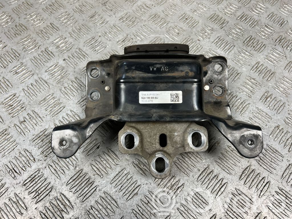 Skoda Superb B8 (3V) Engine mount bracket 